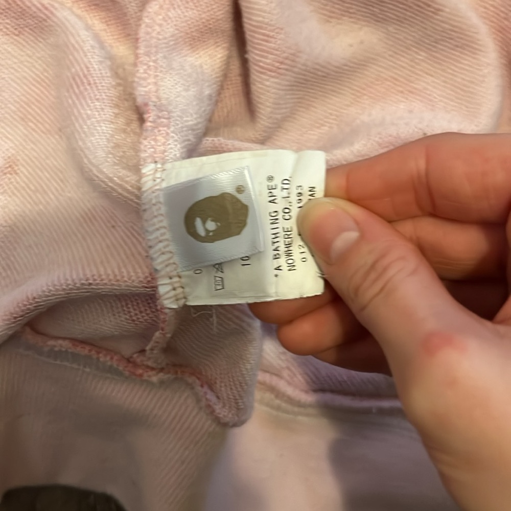 REAL PINK BAPE HOODIE size small, well worn, little bit of pilling, overall ok - Picture 4 of 5